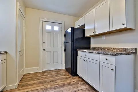 5th image of 1535 Yarmouth Ave #1