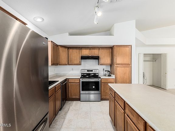 5th image of 16584 W MONROE Street