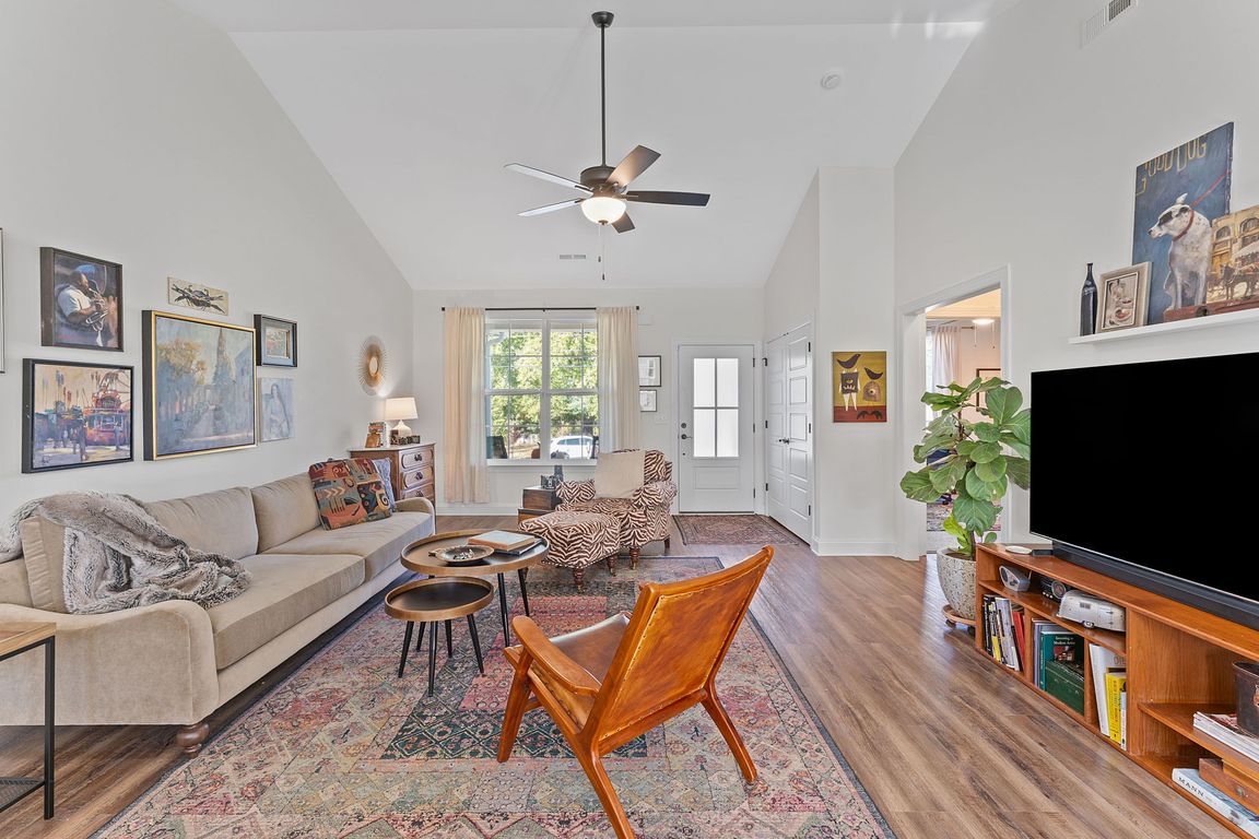 next background image