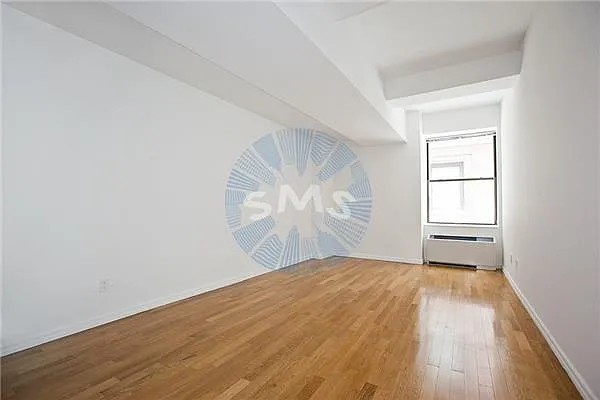 Rented by Space Marketing Shop | media 34