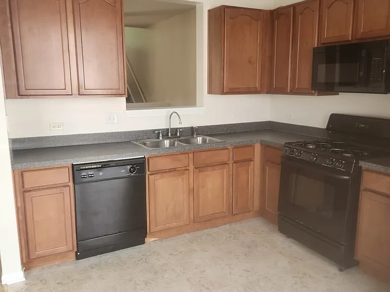 830 Summit Creek Dr #0 — Photo 4