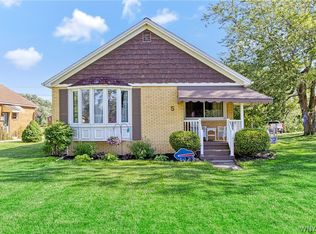 5 Anna Ct, Cheektowaga, NY 14225