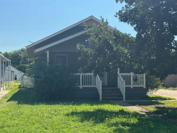 712 S Van Buren St, Hugoton, KS 67951