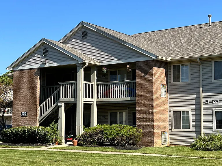 Eagle Crest Apartments — Photo 5