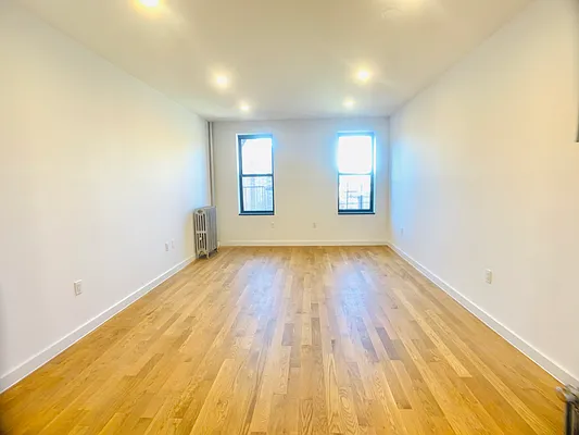Rented by Bohemia Realty Group | media 16