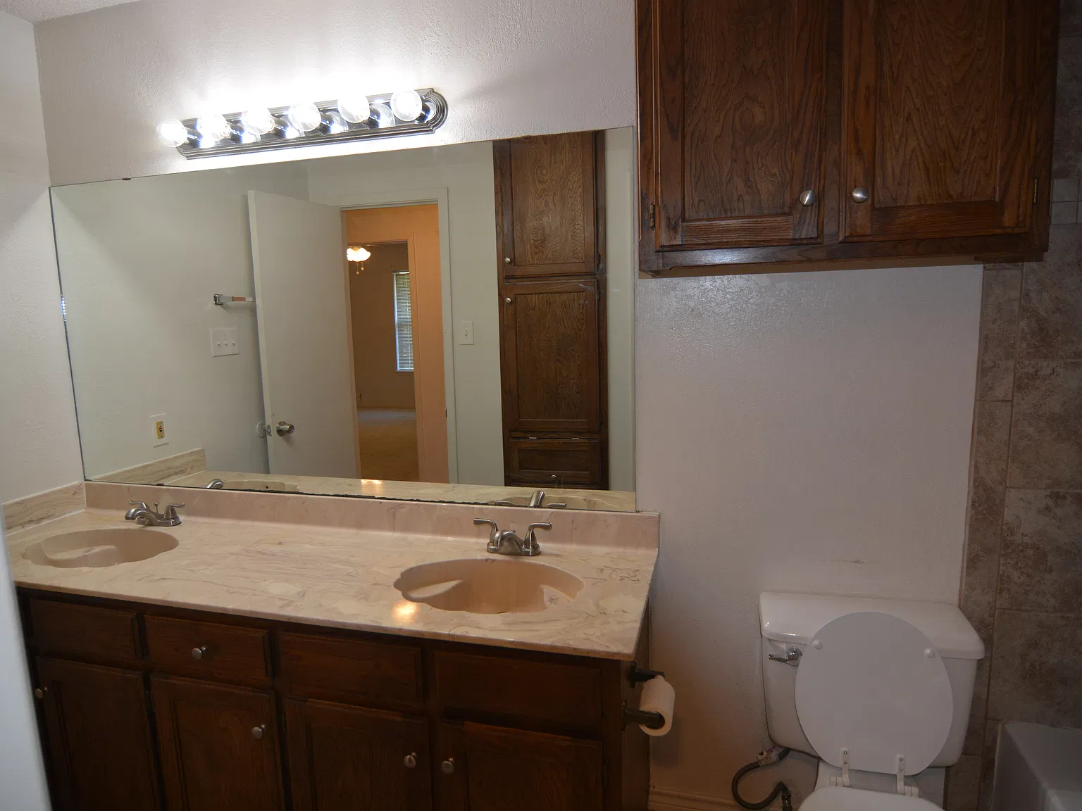 2 bed, 1076 sqft, $1,395 — Photo 3