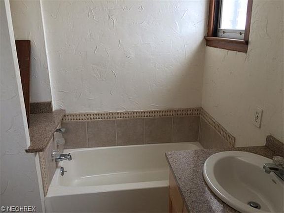 2nd image of 3956 E 42nd St