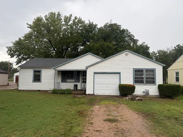 3311 Farmington Rd, Hutchinson, KS 67502