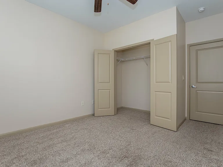 La Mariposa Apartments — Photo 33