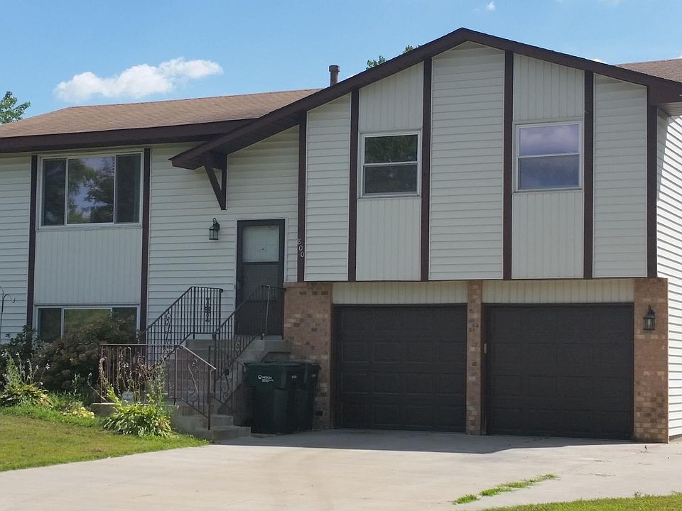 1st image of 800 126th Ave NE