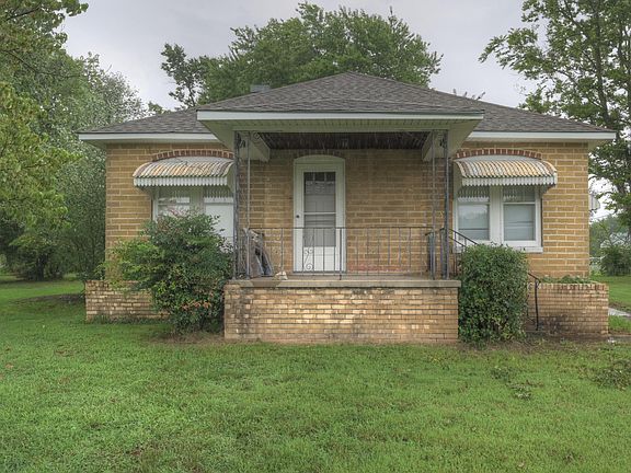 2nd image of 24975 Northeast St