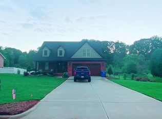 1005 Strawberry Ln, Gastonia, NC 28054