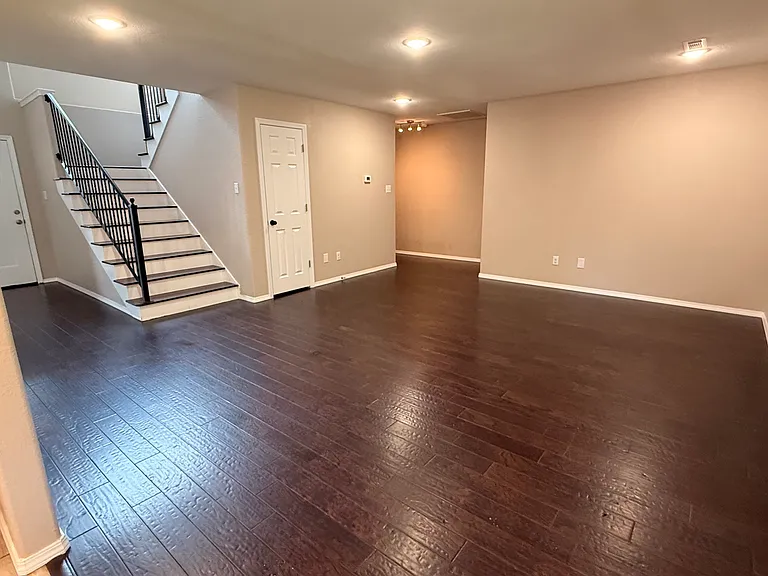 608 Ridge Point Dr — Photo 5