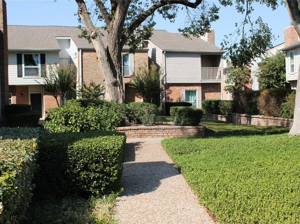 5976 Woodway Place Ct, Houston, TX 77057