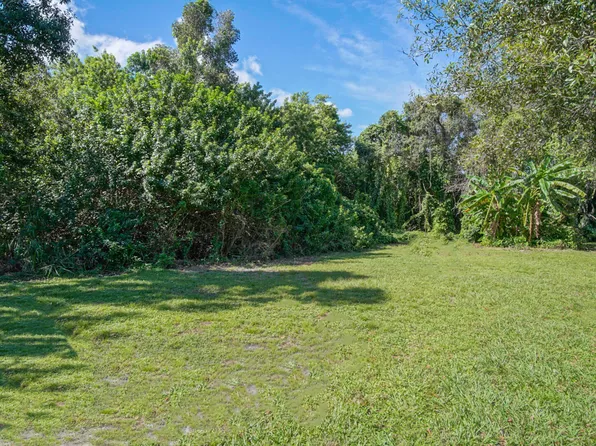 2105 S 37th Street, Fort Pierce, FL 34947