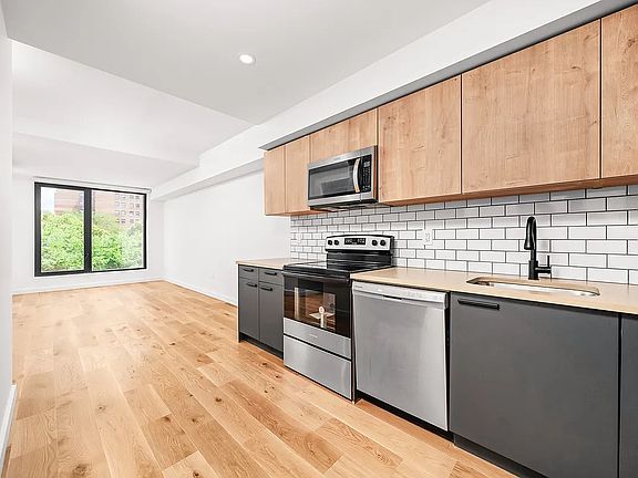 4th image of 336 E 112th St #650