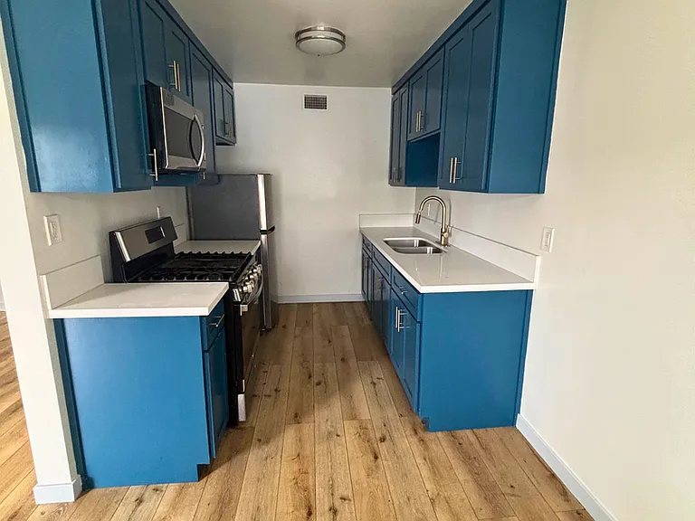 630 Fir Avenue — Photo 6