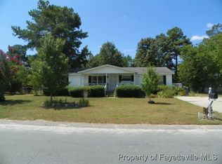 1909 McGregor Dr, Raeford, NC 28376
