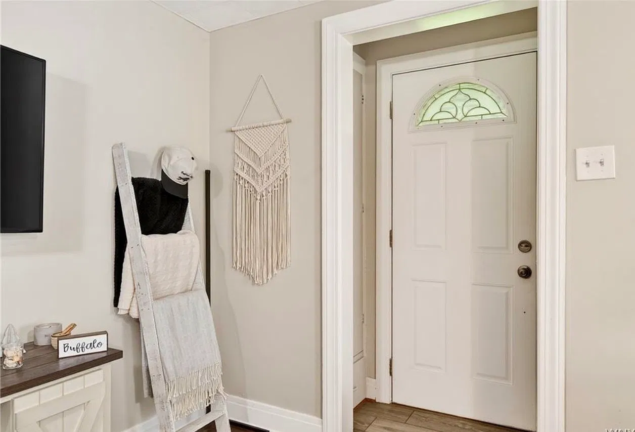 2 bed, 640 sqft, $1,400 — Photo 1