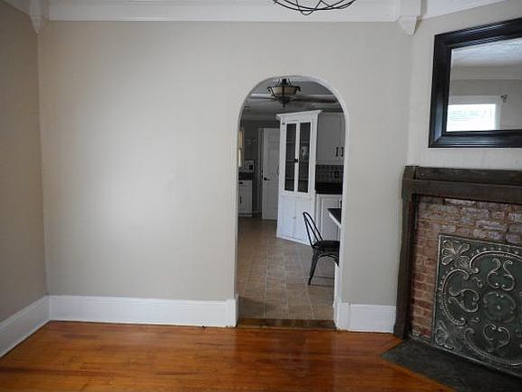 3rd image of 917 Wilson Ave