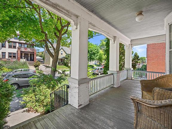 4th image of 2413 E Belleview PLACE