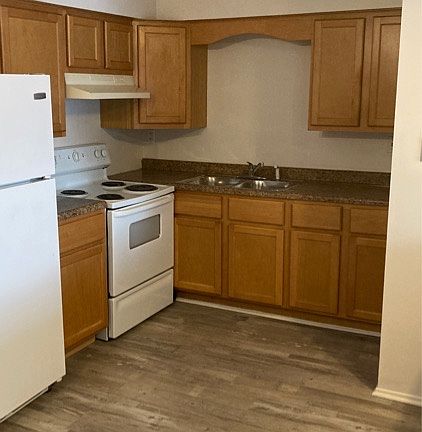2nd image of 1400 Pioneer Rd #9