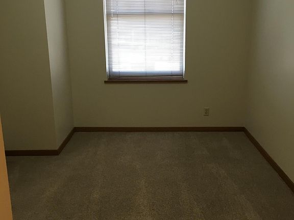 5th image of 139 N 11th St APT 604