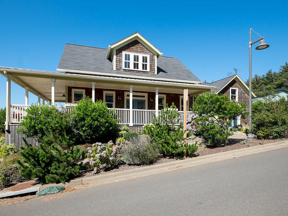 1st image of 2449 SW Anemone Ave