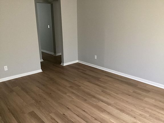 4th image of 4913 Saddlebrook Ln APT 2