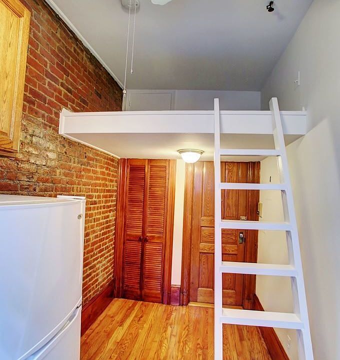2nd image of 104 W 80th St APT 12