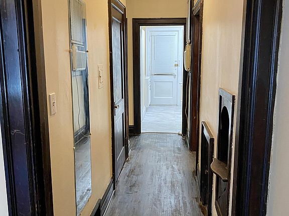 3rd image of 1029 10th St #10723567