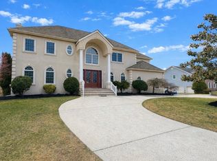 19 Otter Ln, Egg Harbor Township, NJ