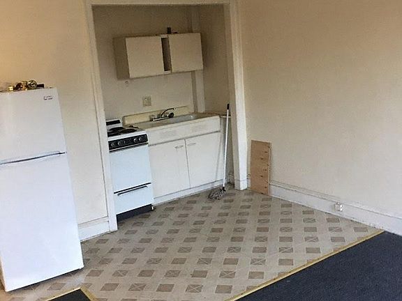 2nd image of 6899 Elmwood Ave Floor 2
