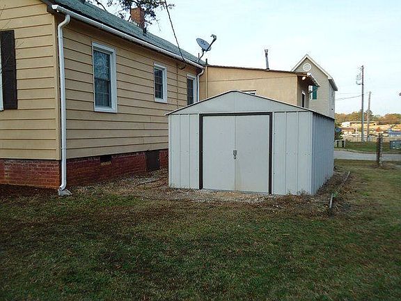 3rd image of 302 Briggs Ave