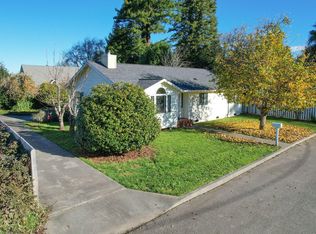 2105 Meadowood Ln, Eureka, CA 95503