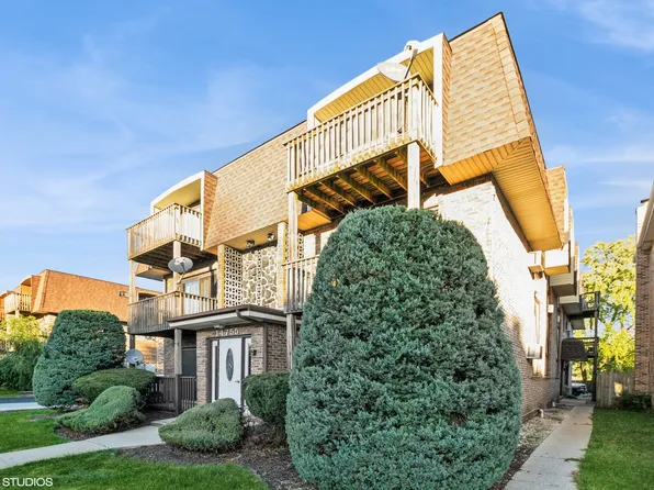14755 Kenton Ave APT 2C, Midlothian, IL 60445