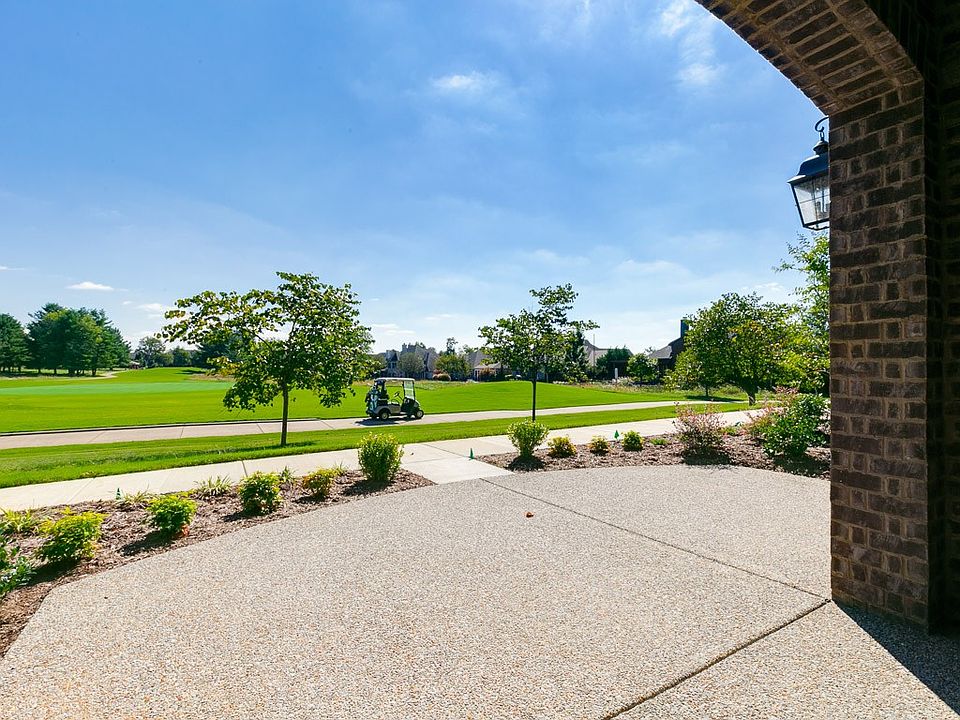1st image of 268 Bellingdon Dr