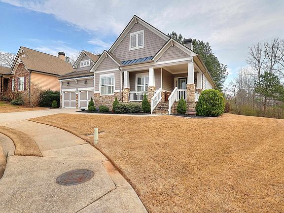 2nd image of 1087 Creekwood Cir