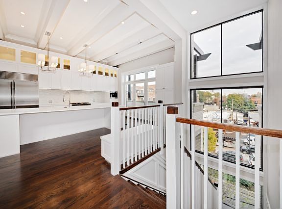 4th image of 3940 N Ashland Ave