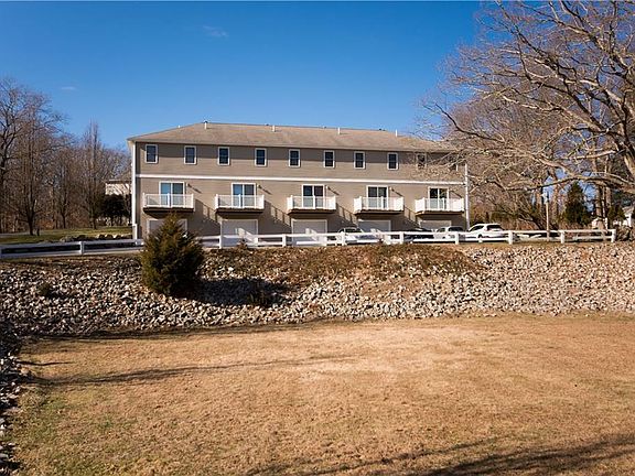 3rd image of 41 Charles Dr Unit 3