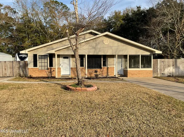 304 Rita Ln, Long Beach, MS 39560