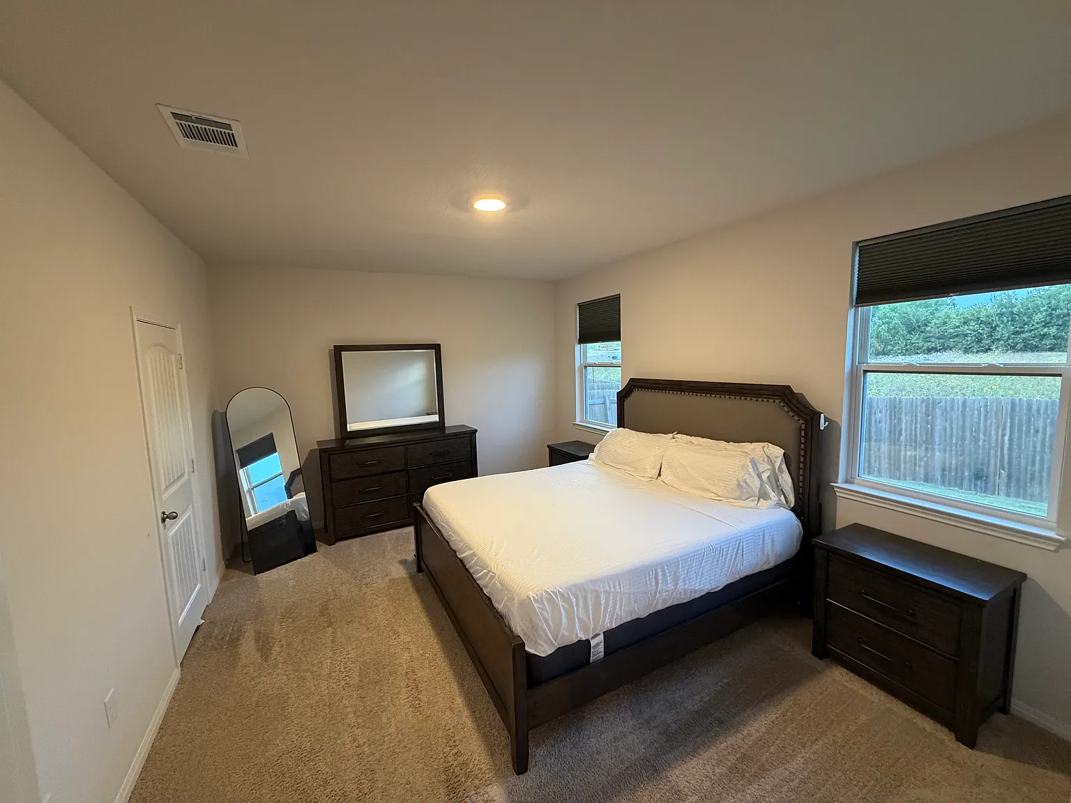 4 bed, 1825 sqft, $2,200 — Photo 3