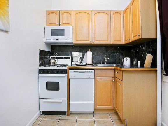 5th image of 240 E 52nd St APT 1W