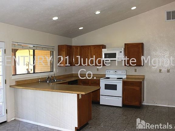 5th image of 613 Beechwood Dr