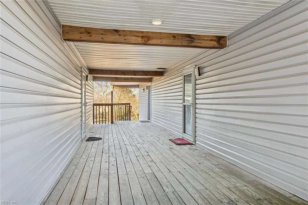 1563 N King ST — Photo 3