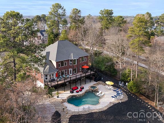 3rd image of 2104 Brandt Rd