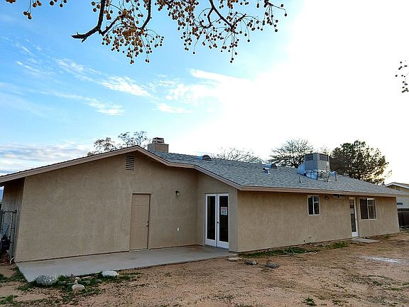 FRENCH DOORS TO HUGE YARD 