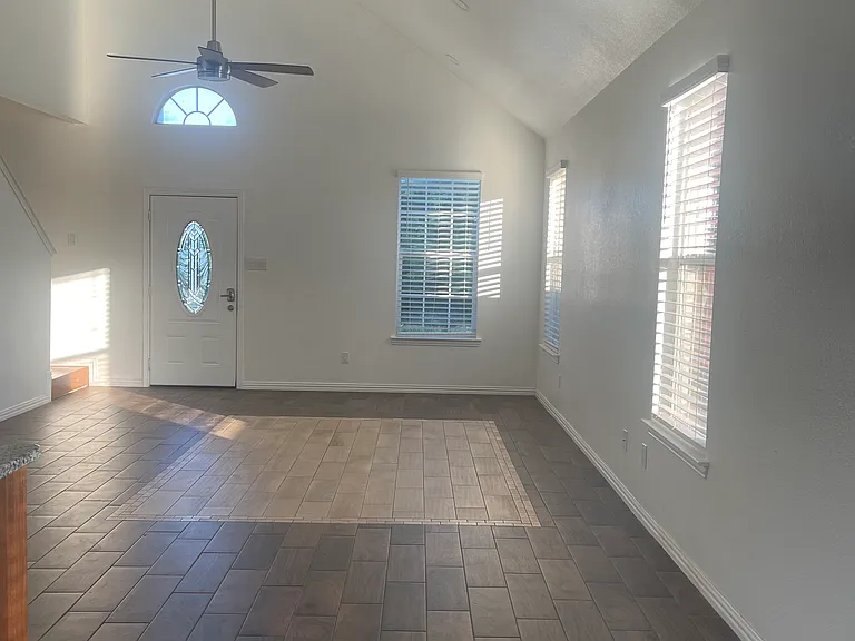 1502 Bonner Rd — Photo 3