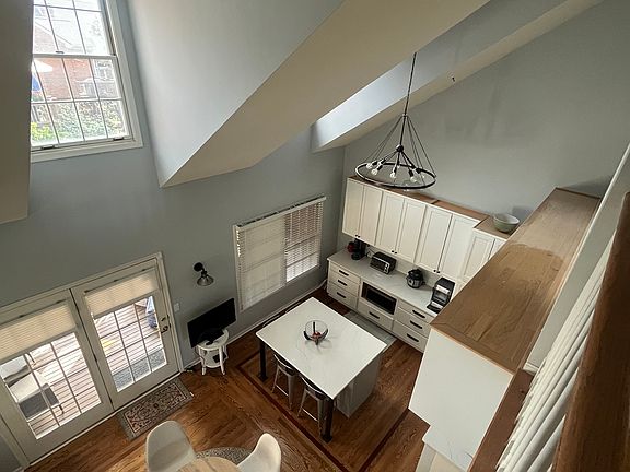 5th image of 135 Summer Ln