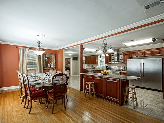 2nd image of 8957 Gail Dr